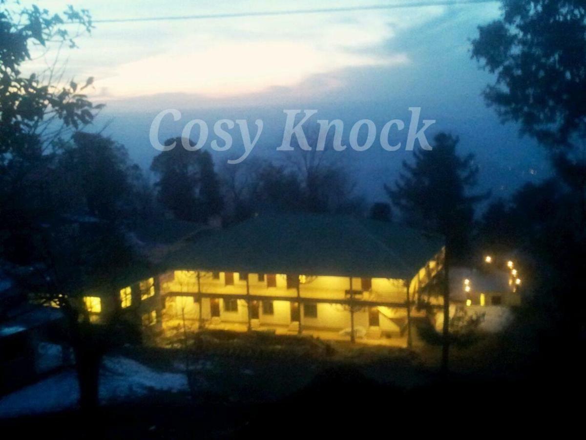 Cosy Knock Hotel Murree Ngoại thất bức ảnh