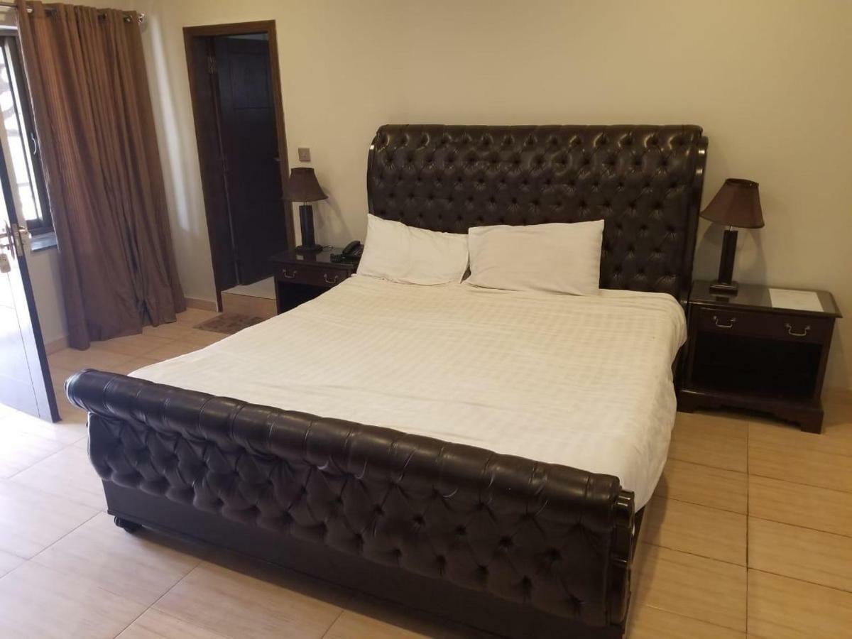 Cosy Knock Hotel Murree Ngoại thất bức ảnh